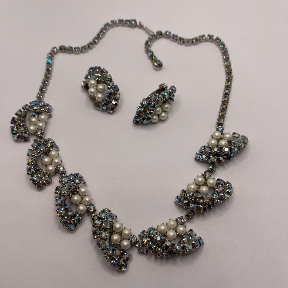 Vintage set aurora borealis and faux pearls necklace earrings - Picture 1 of 9